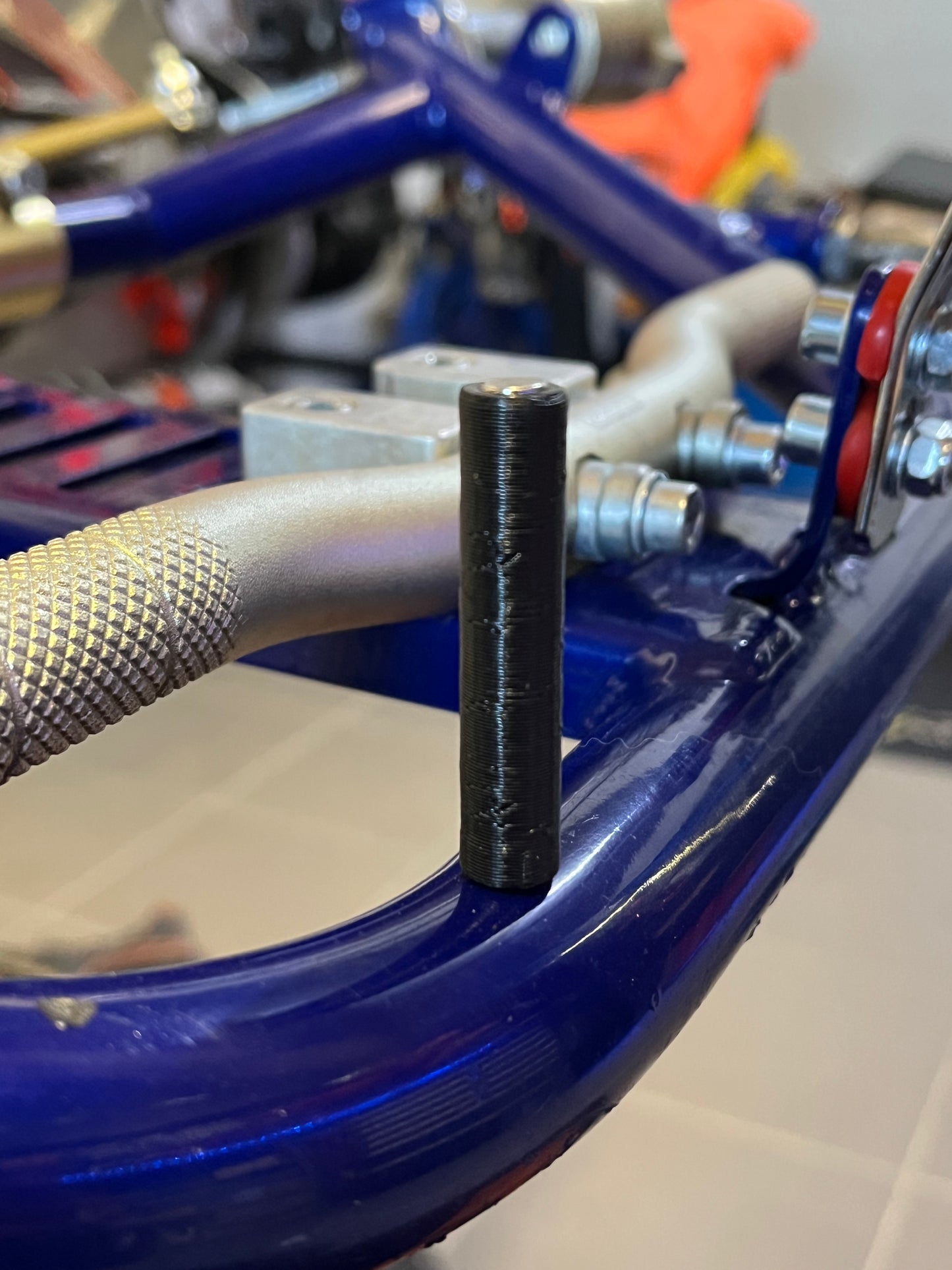 Magnetized axis spindle assembly